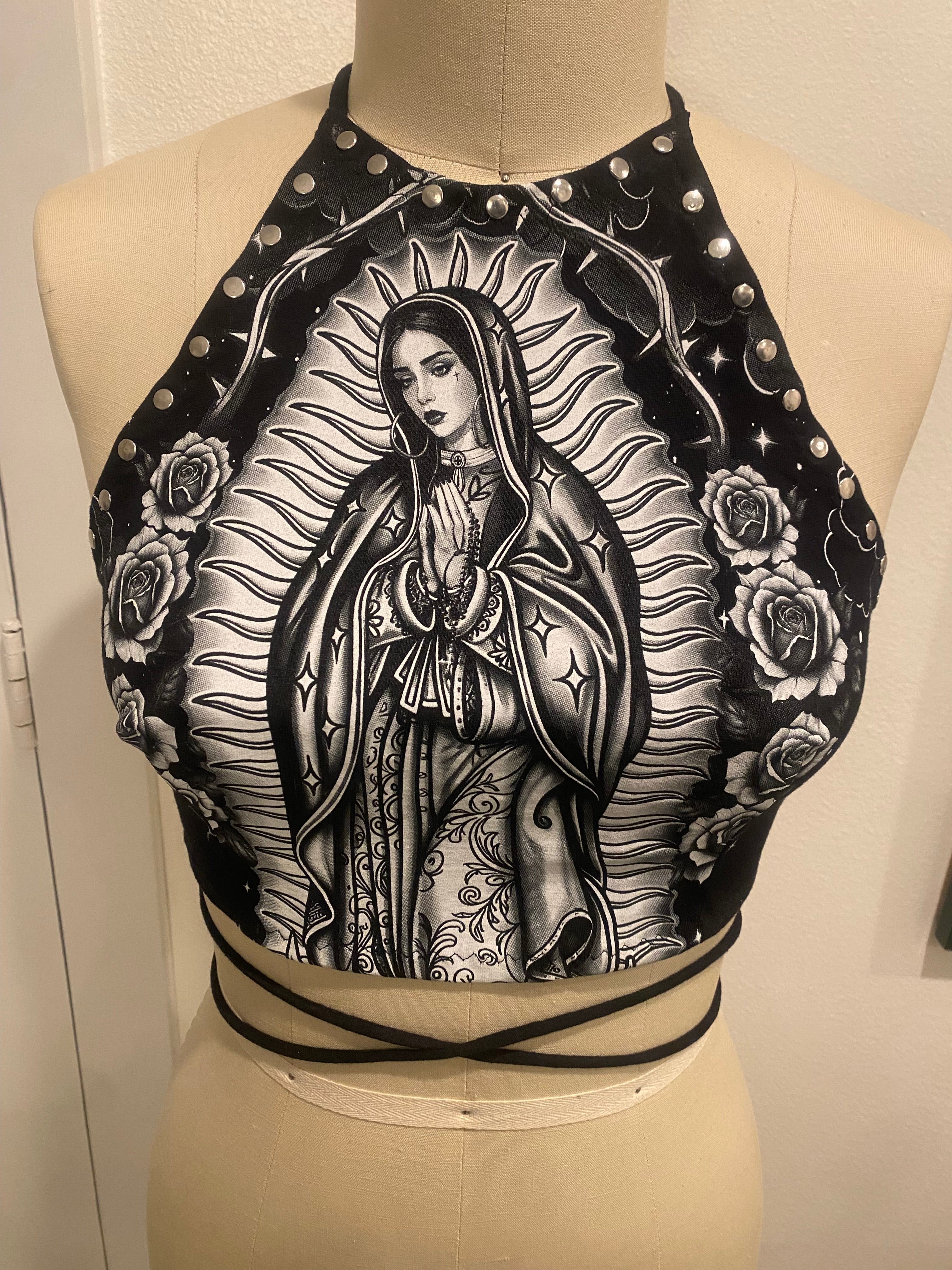 LA VIRGEN BACKLESS CROPPED HALTER TOP
